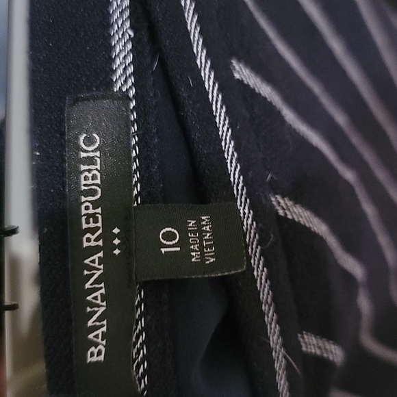 Banana Republic Winter Skirt - Picture 4 of 5